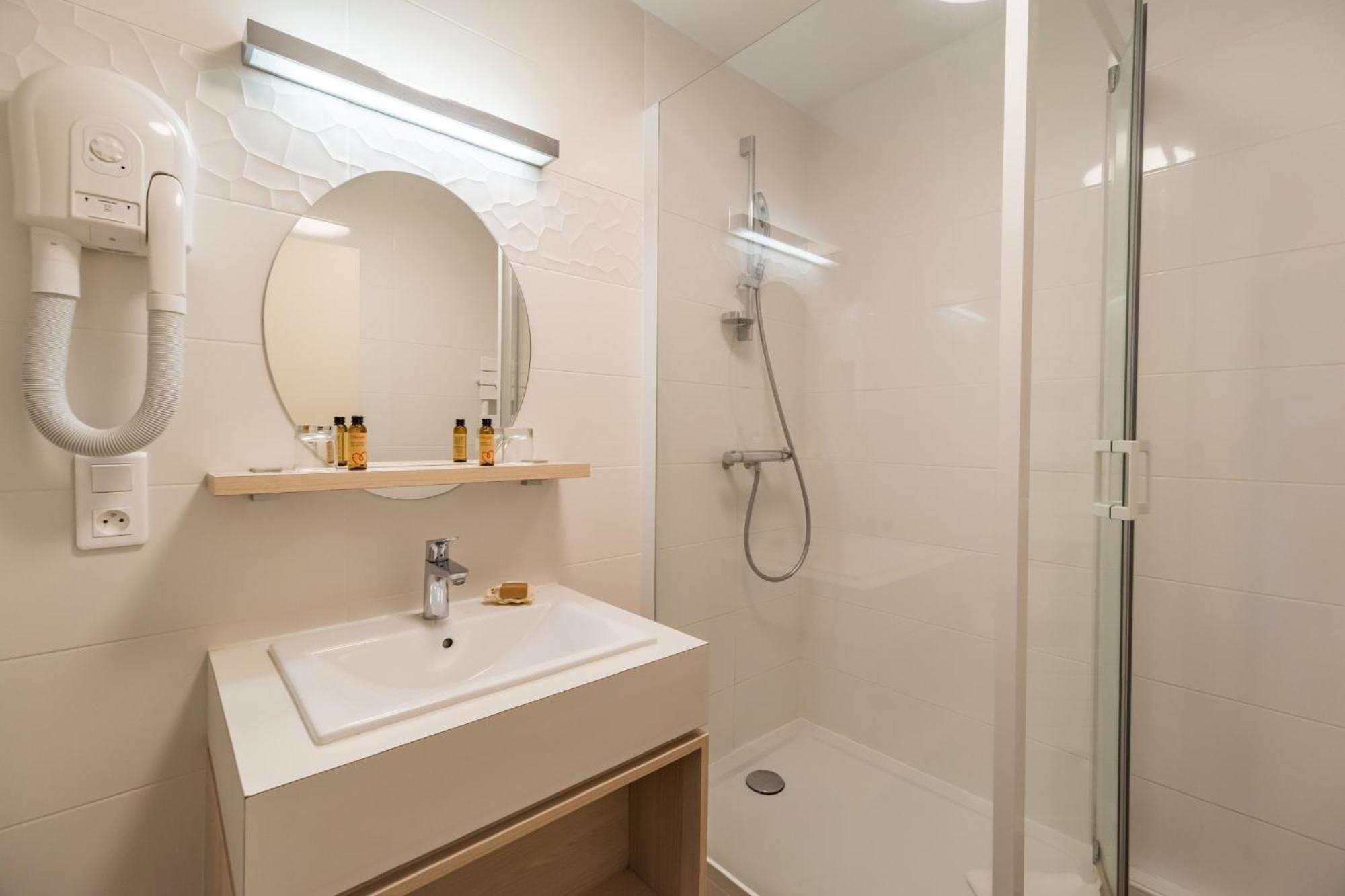 Hotel Mileade De La Plage - Binic Ngoại thất bức ảnh